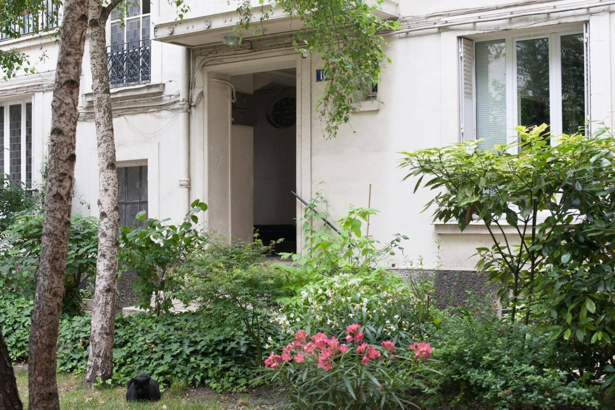 So Cute 55m2 And Quiet With A Courtyard Garden Apartment